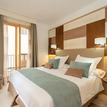 Plaza Hotel 3*