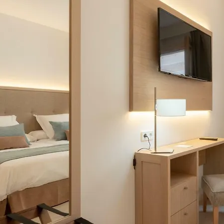 Hotel Plaza 3*